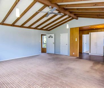 40a Colletts Road, Mangaroa - Photo 1