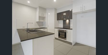 Stylish unit in excellent location - Photo 4