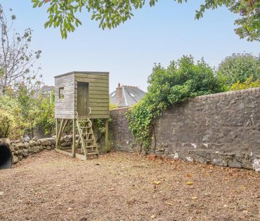 5 bedroom detached house to rent - Photo 2