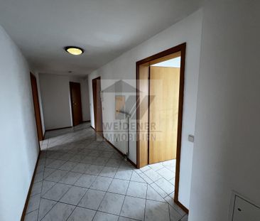 Schnäppchen mit Fernblick und 2 Badezimmern! Schicke 2,5 Raum DG Wohnung! - Photo 3