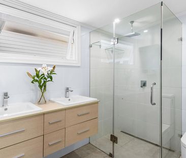 STUNNING 4 BEDROOM HOME, POOL AND AMAZING VIEWS! - Photo 1