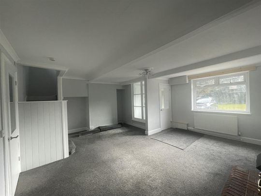 Alland Grange Lane, Manston, Ramsgate - Photo 1