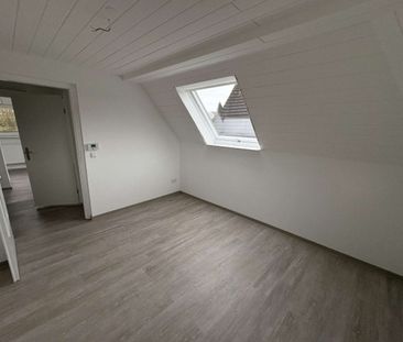 Modernisierte Dachgeschoss-Wohnung in Dortmund-Barop - Photo 2