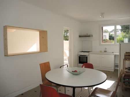 Location Maison 3 pièces 66m² CROIX CHAPEAU 17220 - Photo 3