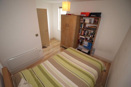 2 bedroom apartment to rent - Photo 2