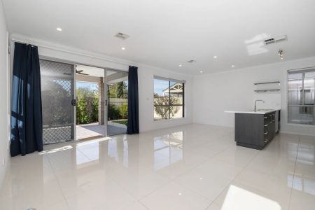 Contemporary Residence in the Heart of Klemzig - Photo 2