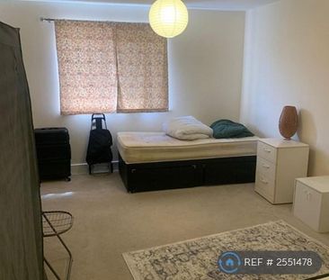 1 bedroom in a flat share to rent - Photo 1