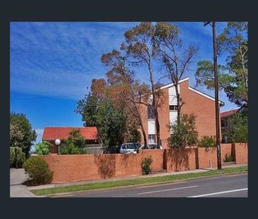 Spacious 3 bedroom Townhouse - Corner Location - Photo 6