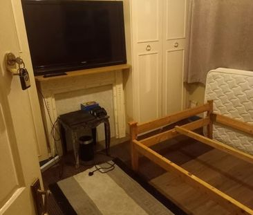 Room in a Shared House, St. Johns Road, E17 - Photo 4