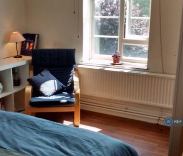 3 bedroom flat to rent - Photo 4