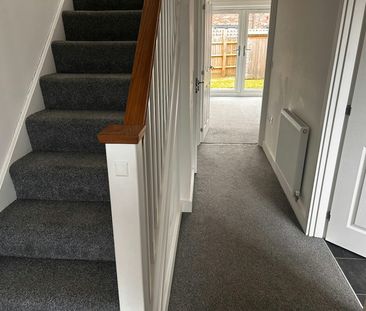 End of terrace house to rent on - Photo 3