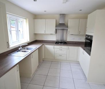 3 bedroom end of terrace house to rent - Photo 6