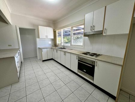 Spacious Family Home in Prime Location - Photo 3