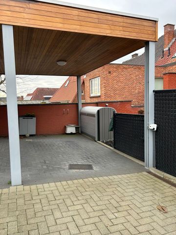 Gezellig modern zuinig appartement 106m² met 2 slaapkamer, gelegen aan de rand van Bilzen centrum, vlakbij supermarkt, trein en bushaltes, gezellige cafés en bistro’s. - Foto 2