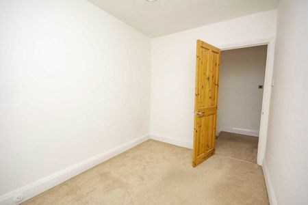 Westside, Hendon, NW4 - Photo 3