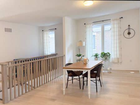 For Lease - 3272 Sixth Line Unit# Bedroom B, Oakville, Ontario - Photo 2