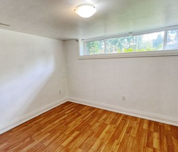 For Lease - 32 Collins Crescent Unit# Lower, Aurora, Ontario - Photo 2