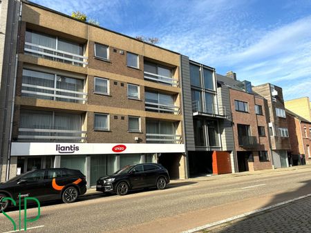 Ruim appartement met 2 slaapkamers, terras en garage in het centrum van Geel. - Photo 2