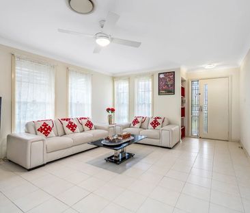 Stylish 4-Bedroom Family Home for Lease in The Ponds - Photo 4