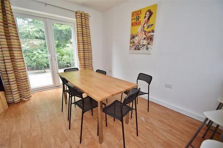 6 bedroom house to rent - Photo 3