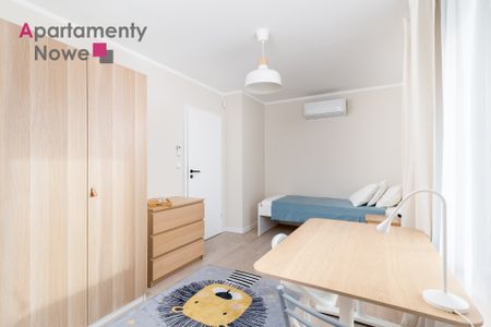 Przestronny, klimatyzowany dom wolnostojący 165m2 z 4 sypialniami oraz dużym ogródkiem w Masłomiącej przy ul. Klonowej. - Photo 5