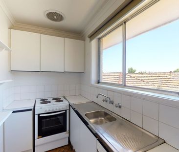 CENTRAL THORNBURY LOCATION! - Photo 4