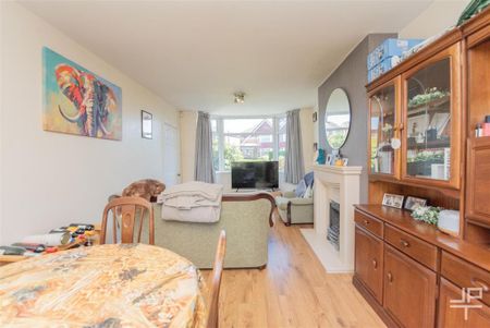 3 bedroom semi-detached house to rent - Photo 3