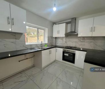 3 bedroom detached house to rent - Photo 6