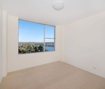 Stylish one bedroom apartment with Middle Harbour views - Photo 5