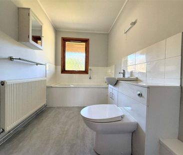 3 bedroom bungalow to rent - Photo 6