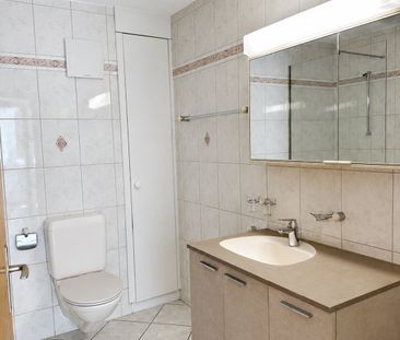 À LOUER SPACIEUX 4,5 PIÈCES AVEC BALCON, ASCENSEUR, GARAGE - Foto 3