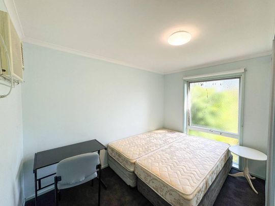 Fully Furnished & Fully Bedded Home in Prime Richmond Location - Photo 1