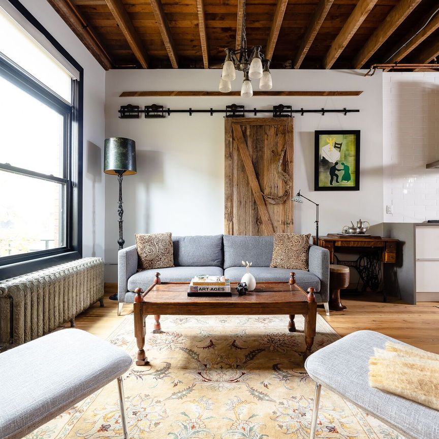 For Lease - 927 Bathurst Street Unit# Main/Upper, Toronto, Ontario - Photo 1