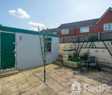 4 bedroom terraced house to rent - Photo 2