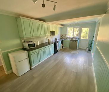 4 bedroom detached house to rent - Photo 3