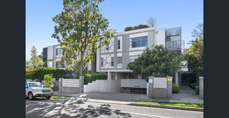 Modern 1-Bedroom Apartment - Photo 2