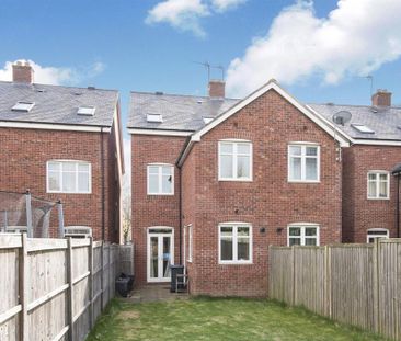 5 bedroom townhouse to rent - Photo 4