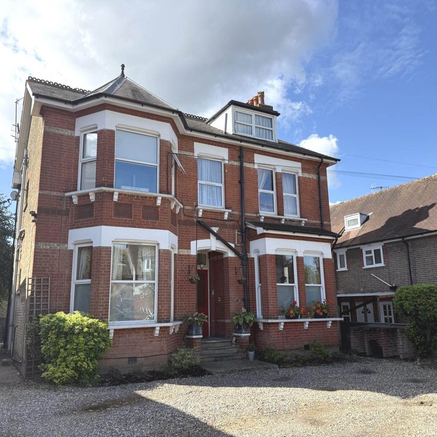 Bushey Hall Road, Bushey, WD23 - Photo 1