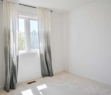 For Lease - 8 Samantha Circle, Richmond Hill, Ontario - Photo 5