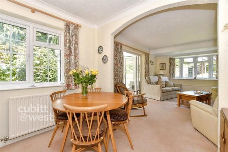 3 bedroom detached bungalow to rent - Photo 3