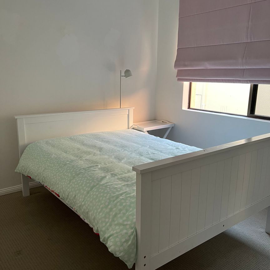 Surfers Paradise - Photo 1