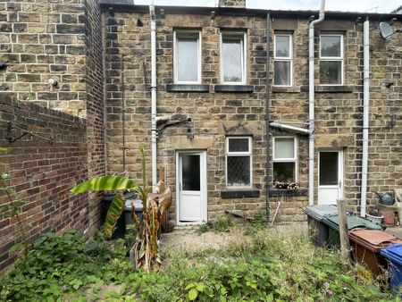 2 bedroom terraced house to rent - Photo 4