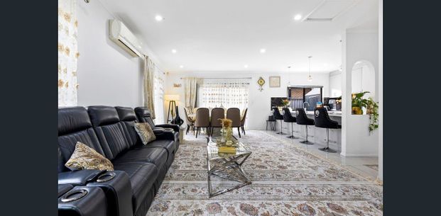 Luxury Two-Storey Residence in Prestigious Mawson Lakes - Photo 1