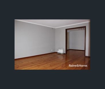 Charming 3-bedroom house - Photo 1