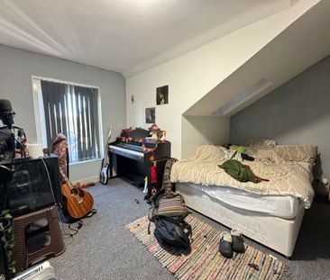 9A THE CRESCENT - Photo 3