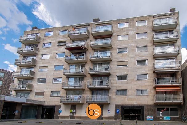 Lichtrijk appartement met 2 slaapkamers en ondergrondse autostandplaats - Foto 1