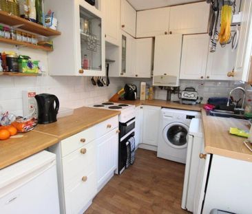 4 bedroom private hall to rent - Photo 4