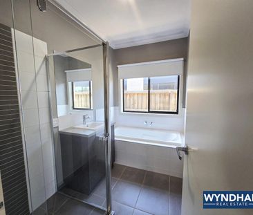 2 Cherrywood Avenue, Manor Lakes, Vic 3024 - Photo 2