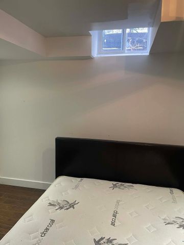 For Lease - 920 Ledbury Crescent, Mississauga, Ontario - Photo 4