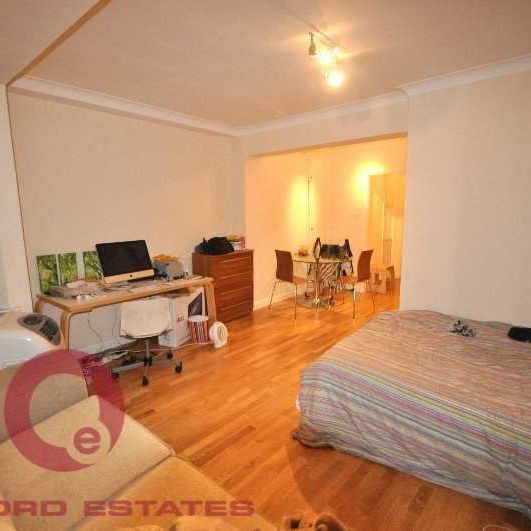 Studio to rent - Photo 1